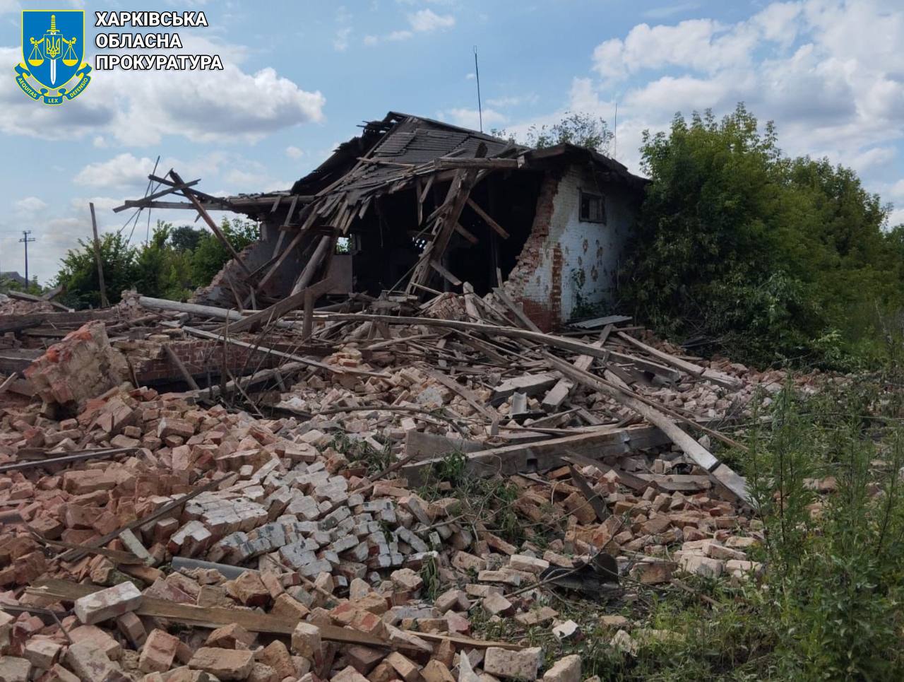 У Куп'янську окупанти вдарили дроном по автомобілю "швидкої”