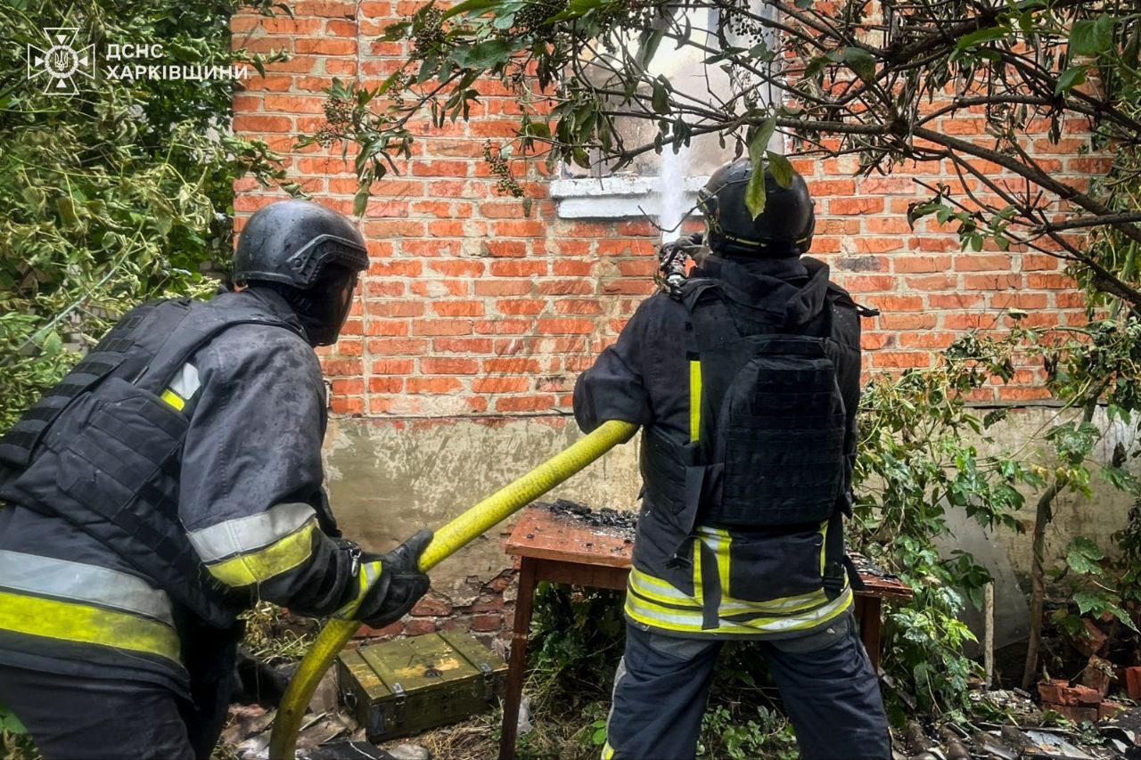 На Харківщині рятувальники показали, що залишилося від будинку після дронової атаки