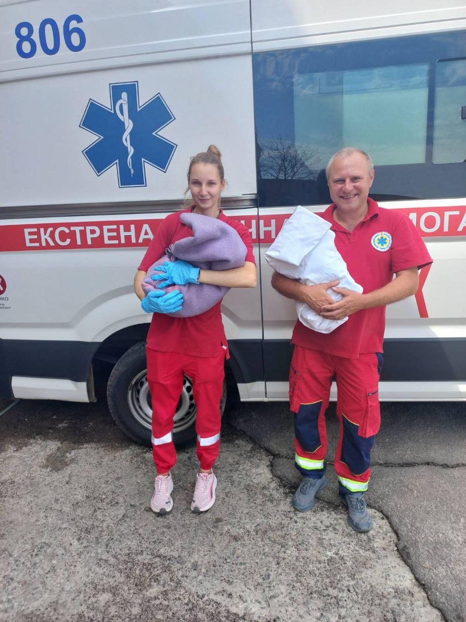 Двійня народилася у кареті швидкої допомоги на Харківщині: по 1 кг кожен малюк