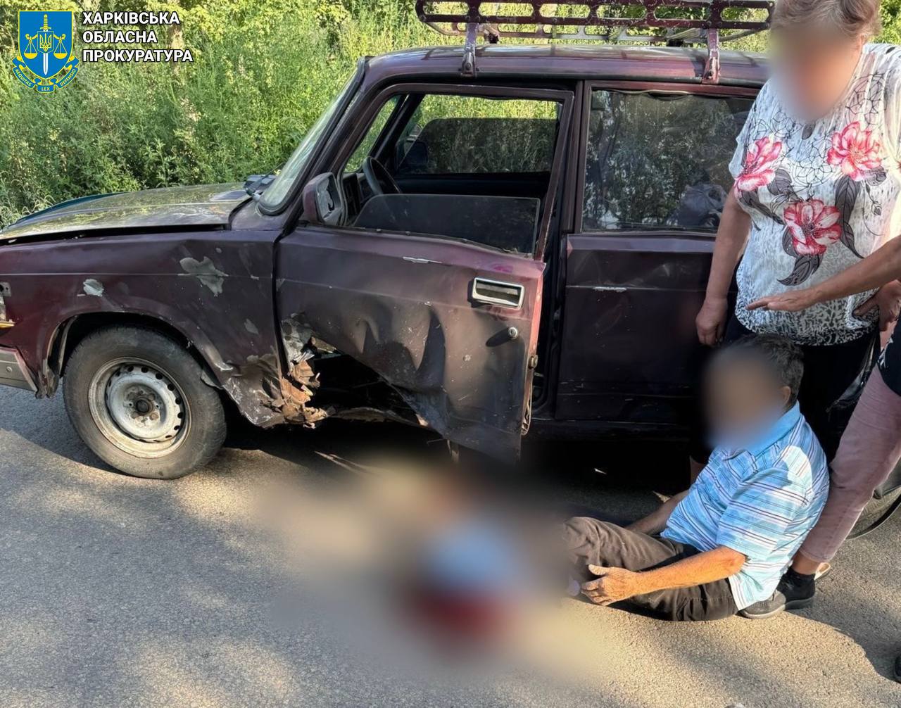 У Куп’янську окупанти поцілили дроном в автівку з цивільними