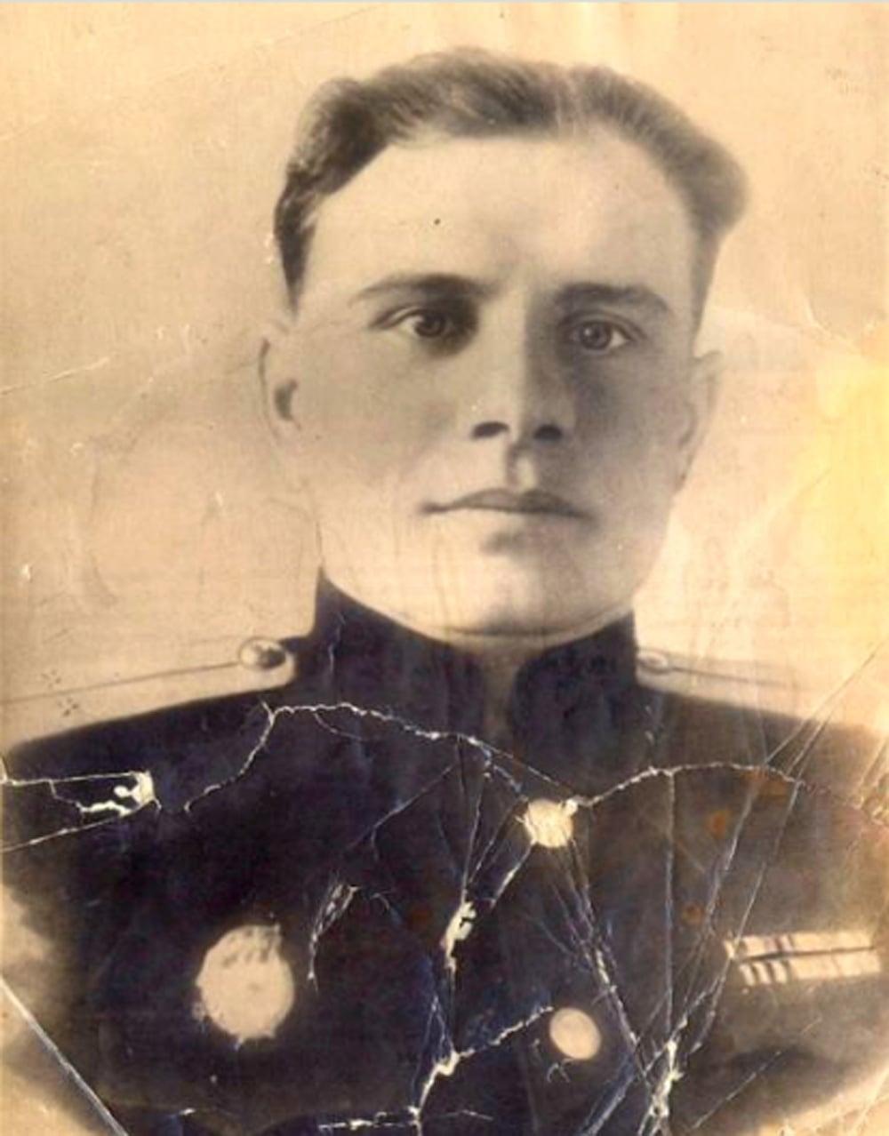 Лейтенант Алексей Берест