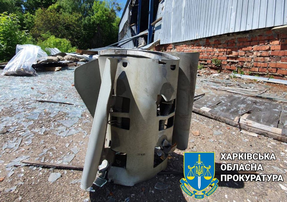 Російська ракета на територія ХФТІ після обстрілу / Фото: прокуратура