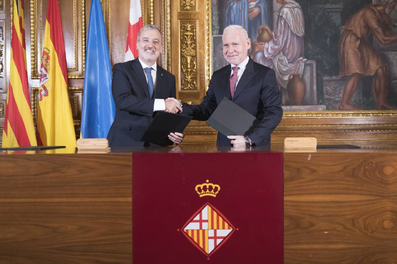 Мер Харкова Ігор Терехов та мер Барселони Жауме Коллбоні підписують декларацію про співпрацю