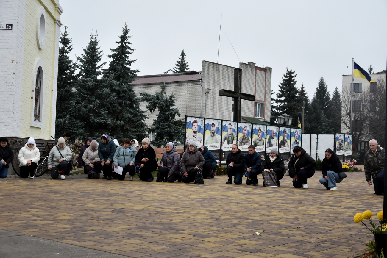 Похорон загиблого військовослужбовця Ігоря Лепіліна на Чернігівщині