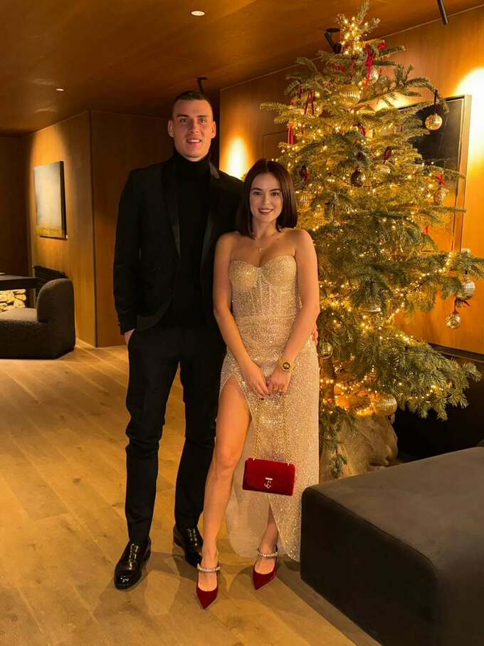 Футболіст з Харківщини Лунін показав, як святкував Різдво з родиною на гірськолижному курорті