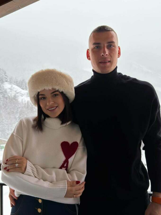 Футболіст з Харківщини Лунін показав, як святкував Різдво з родиною на гірськолижному курорті