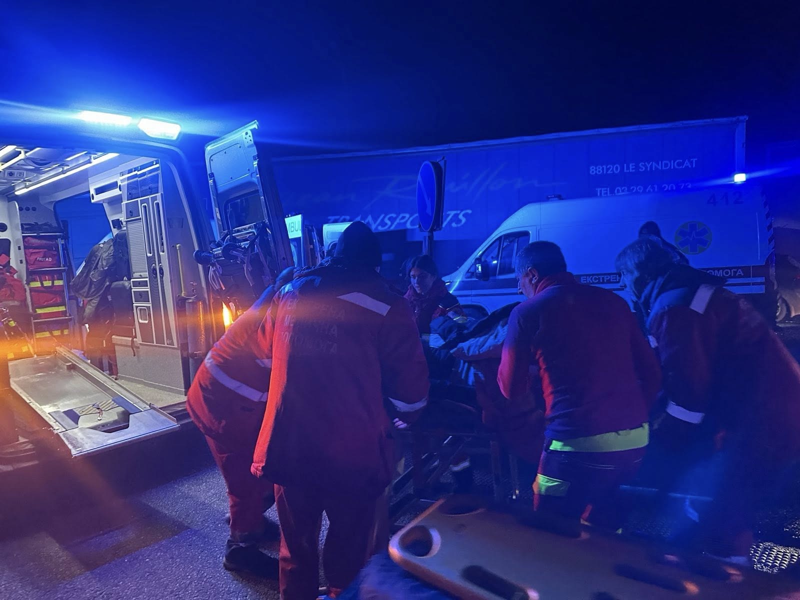 Кросовер залетів під фуру: харківська "швидка" першою надала допомогу на полтавській трасі