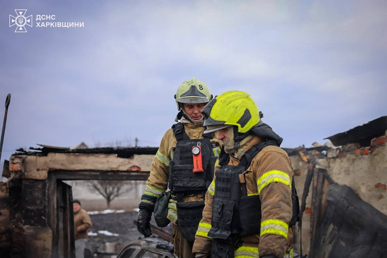 Окупанти завдали удару по передмістю Харкова: кадри з місця