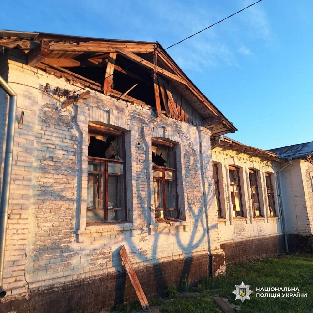 Гатили авіацією та дронами: поліція показала наслідки обстрілу Харкова та області