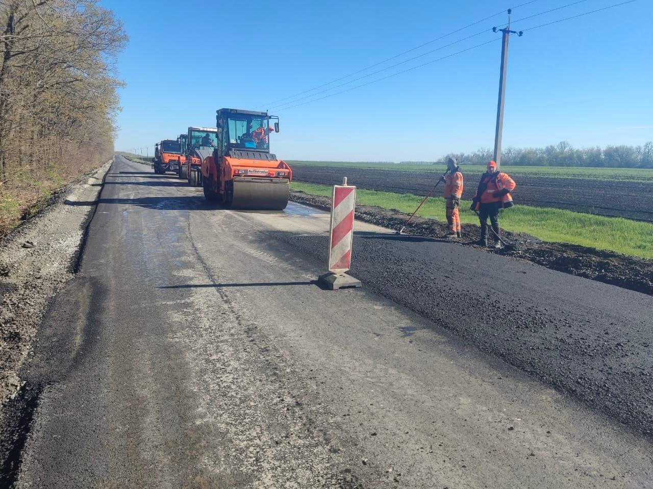 На Харківщині ремонтують ключові траси для потреб оборони: виконано робіт на понад 140 млн грн