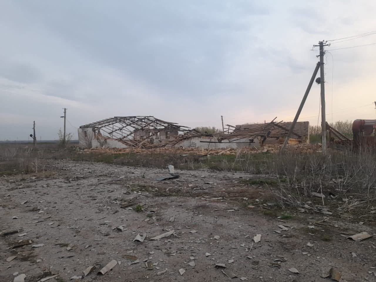 Окупанти знищили агропідприємство у Харківській області: фото руйнувань