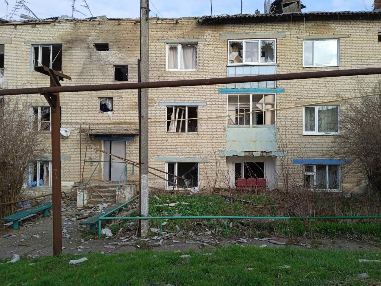 Російські дрони атакували два села в Богодухівському районі: кадри з місця