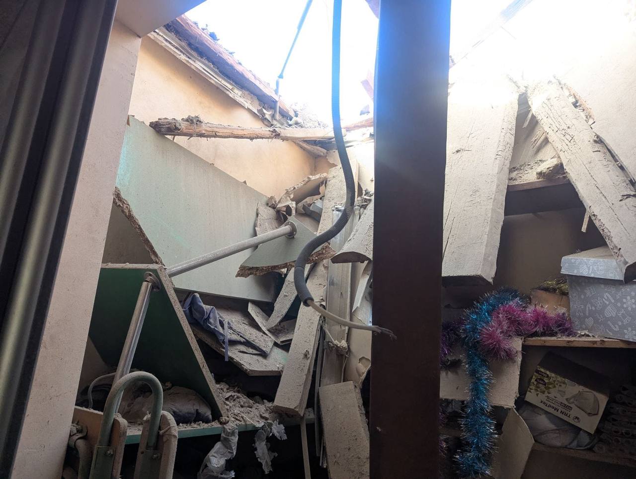 Росіяни знищили житловий будинок на Харківщині: кадри з місця