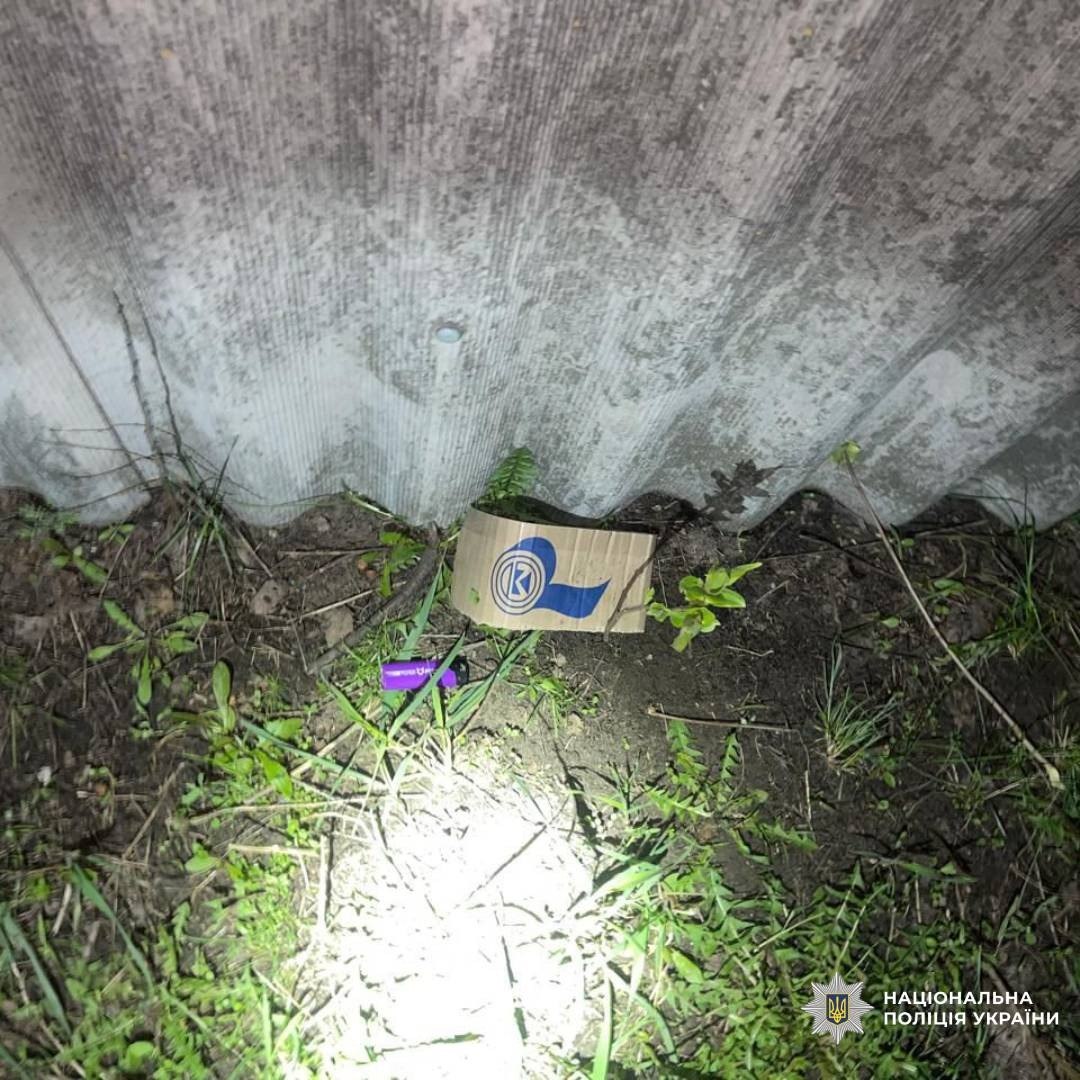 Порізав колеса та облив бензином: на Харківщині зірвали підпал машини військового