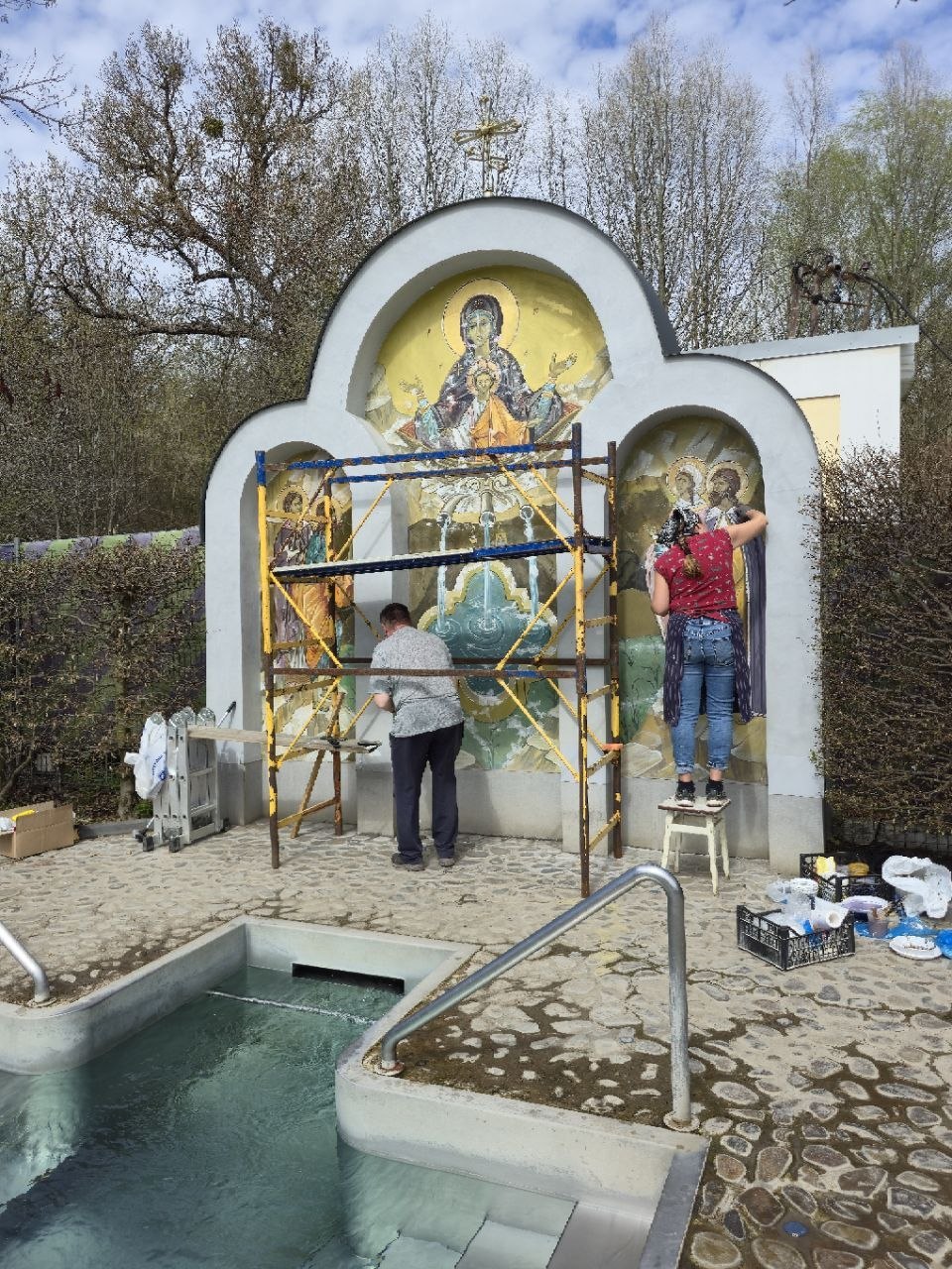 У Харкові взялися за відновлення фрески біля відомої купелі (ФОТОФАКТ)