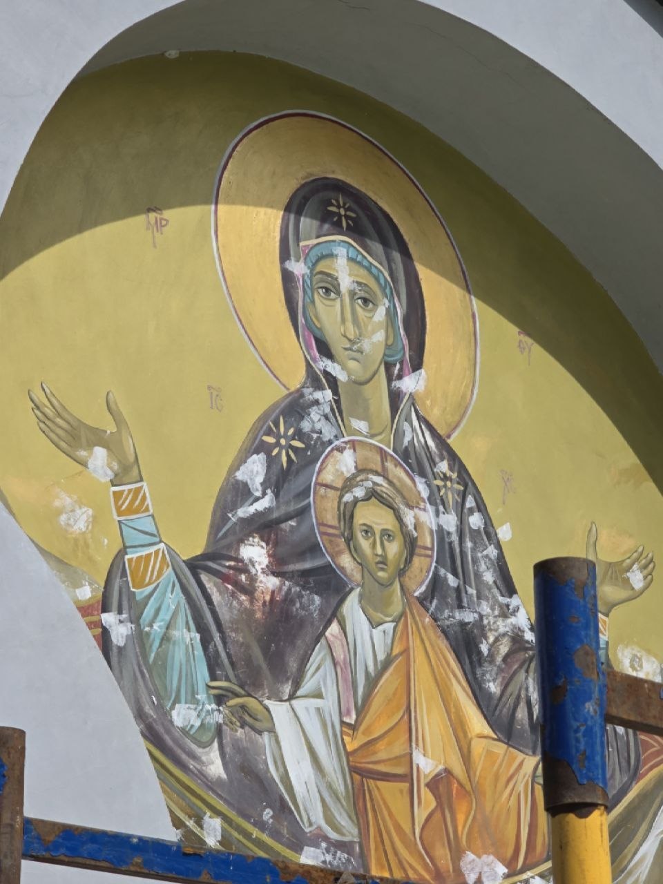 У Харкові взялися за відновлення фрески біля відомої купелі (ФОТОФАКТ)