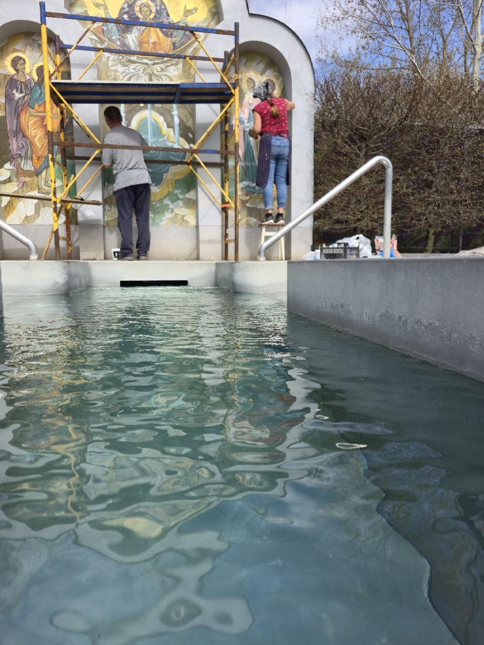 У Харкові взялися за відновлення фрески біля відомої купелі (ФОТОФАКТ)