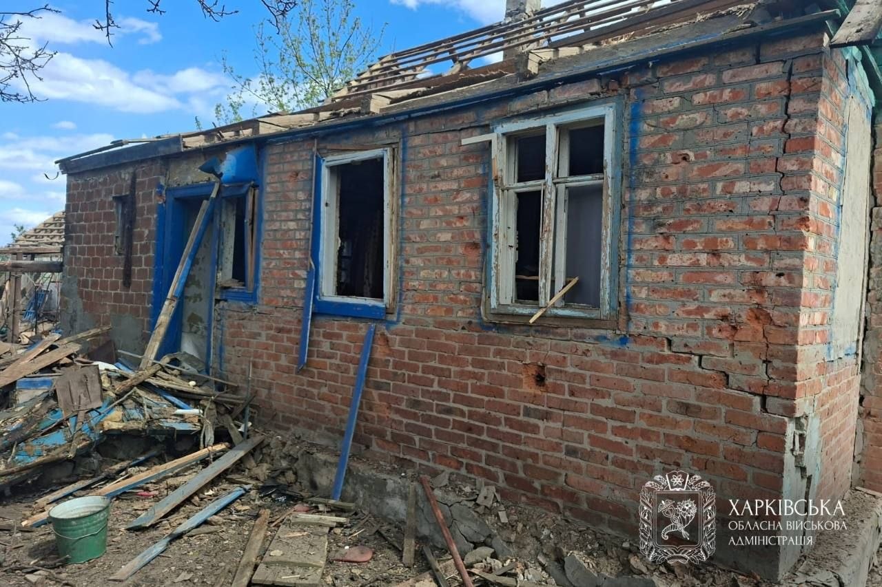 Росіяни вдарили дроном по селу на Харківщині: поранено шістьох людей