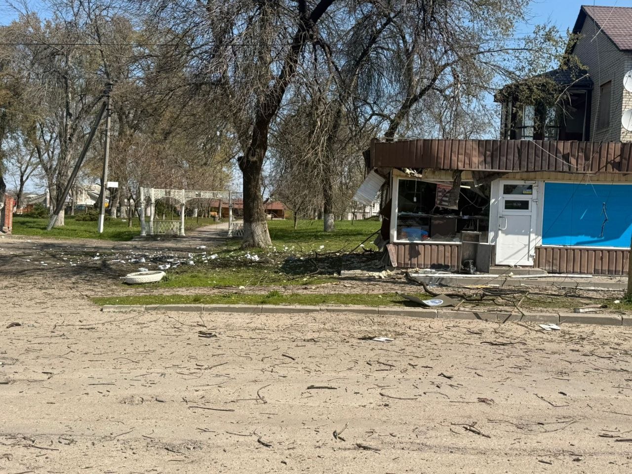 У Золочеві російський "Італмас” пошкодив приміщення прокуратури та суду