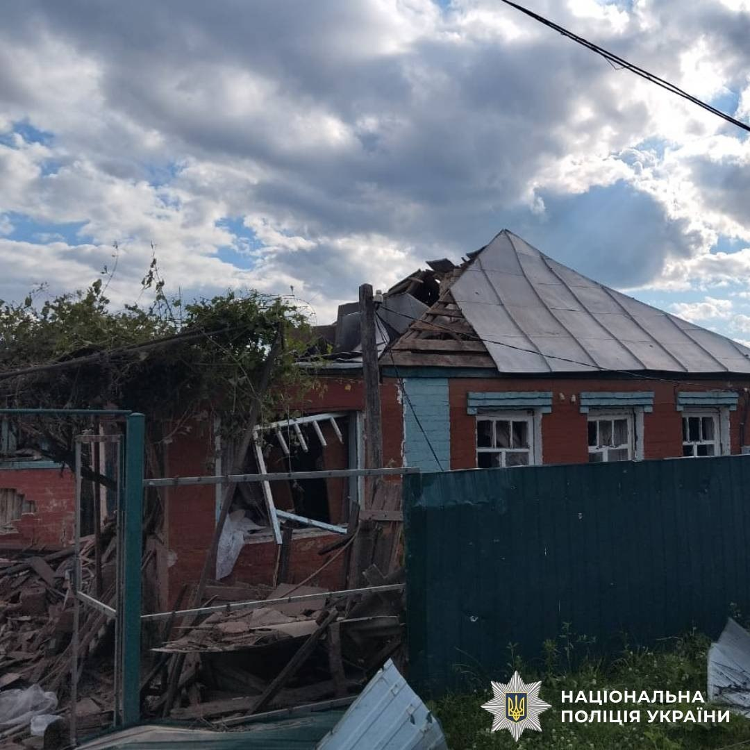 Поліція показала руйнування після ударів РФ по Харкову та області