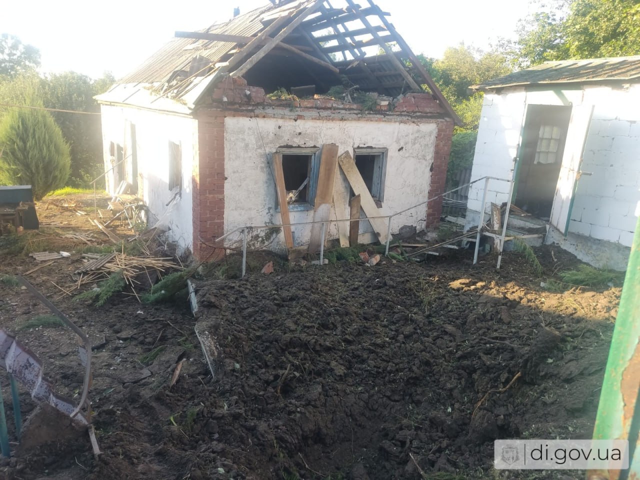 РФ атакувала Дергачівську громаду на Харківщині: сталася пожежа