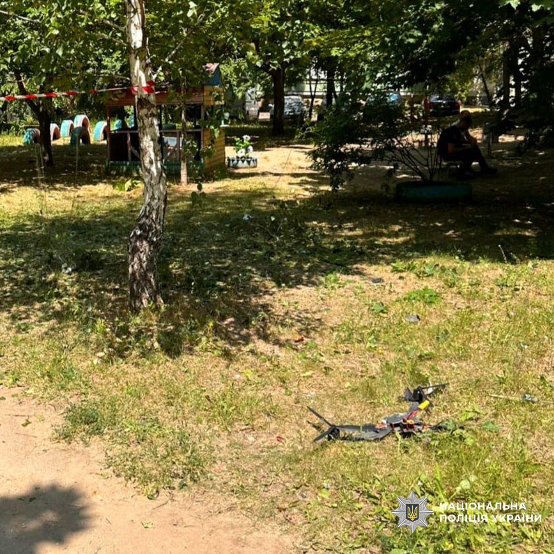Росія атакувала Харків і п'ять районів області: поліція показала наслідки обстрілів