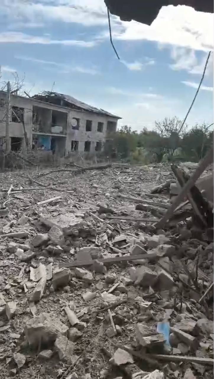 Росія з авіації обстріляла Харківщину: на підприємство впало чотири КАБ