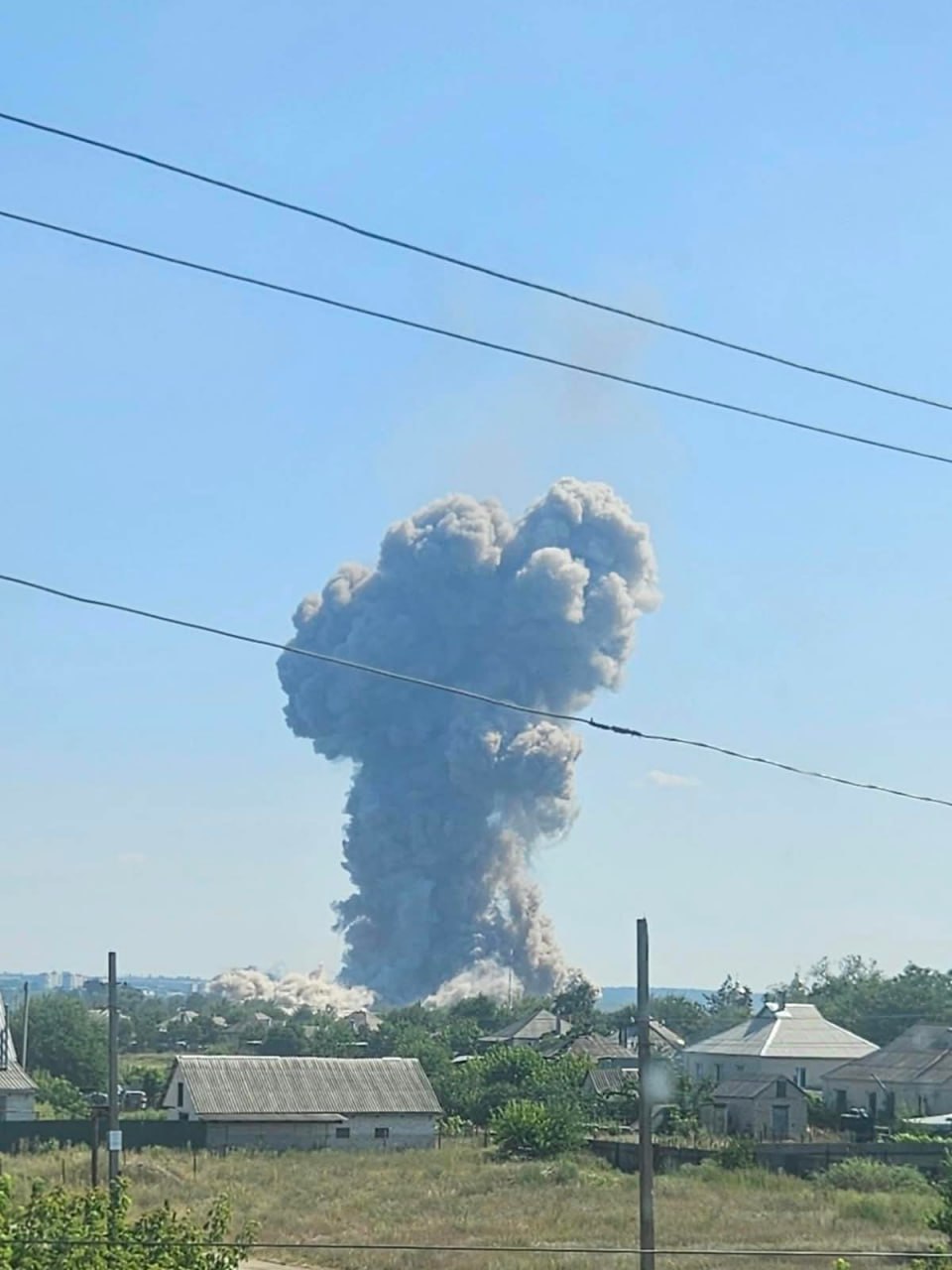 Росіяни пошкодили електромережі в Ізюмі: без світла 1120 абонентів