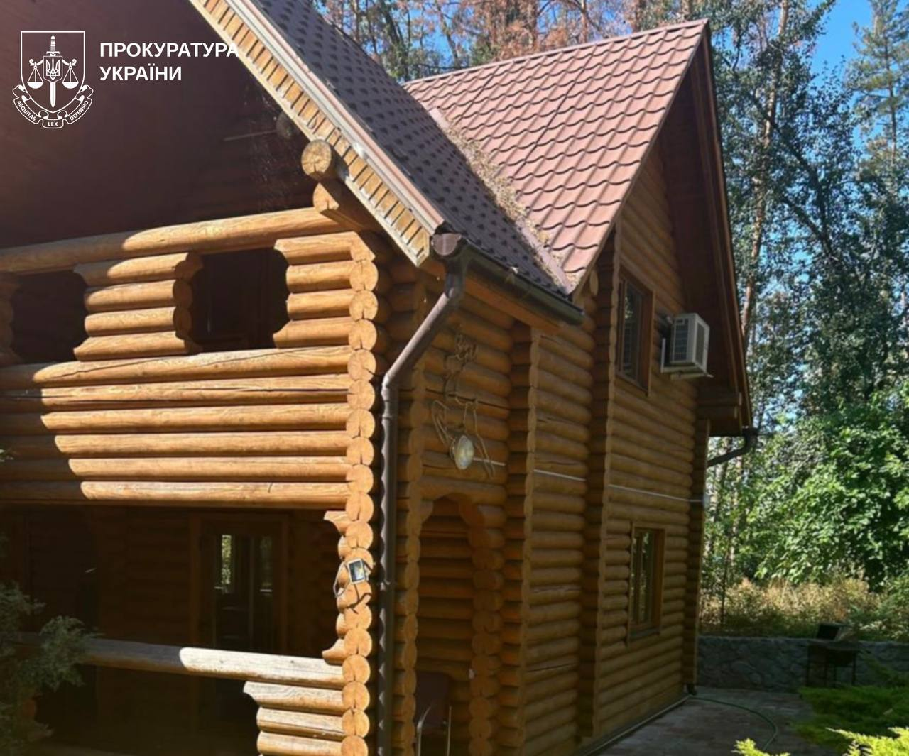 На Харківщині державі повернули 8 га лісу, де облаштували маєток із басейном