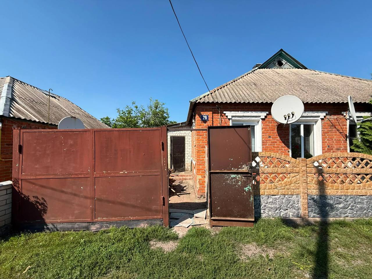 Ворожі дрони атакували будинки цивільних на Харківщині (ФОТОФАКТ)