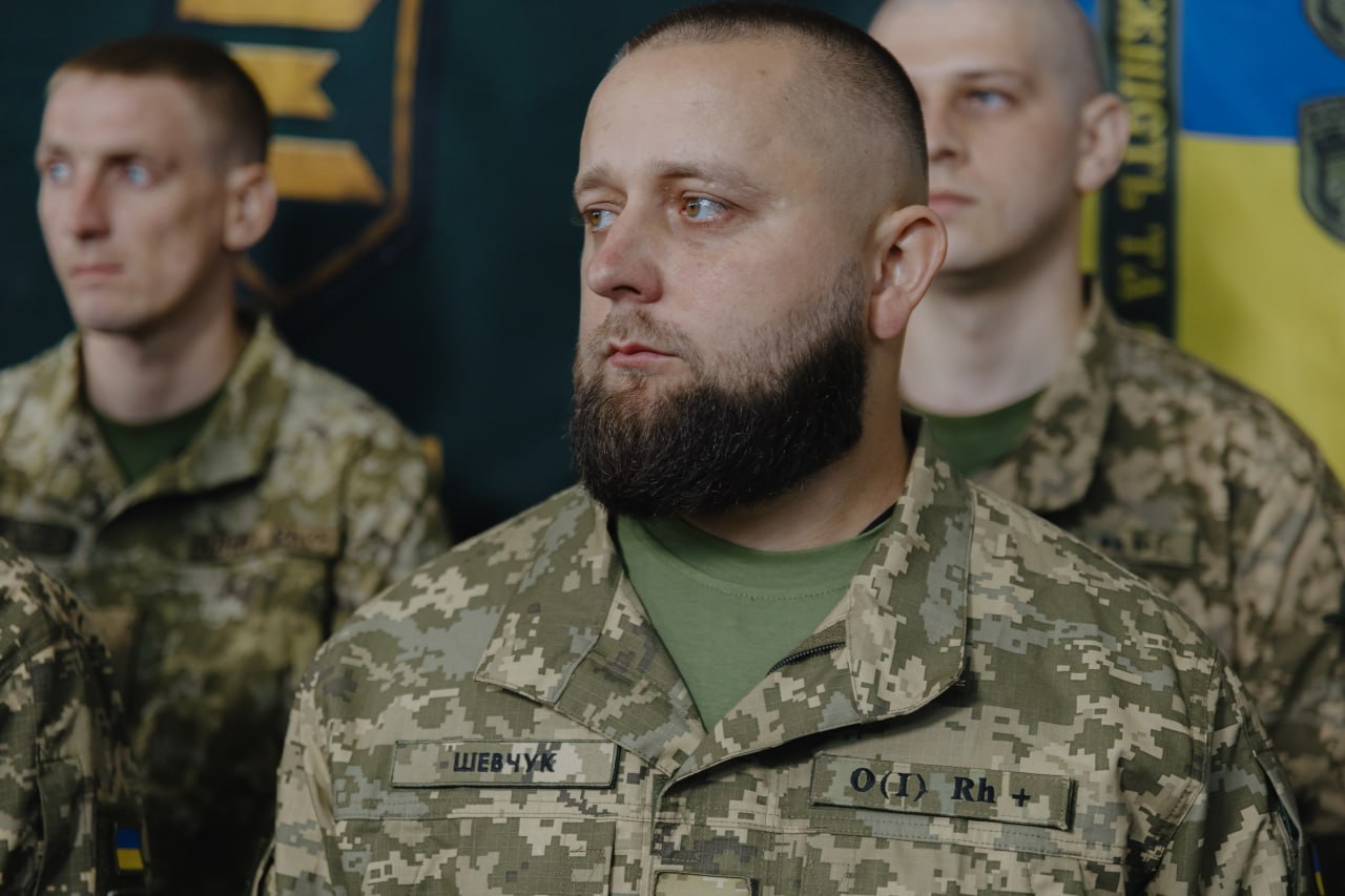 Новий міністр МВС Вигівський відвідав Харківщину та зустрівся з бійцями "Хартії" і "Азову"