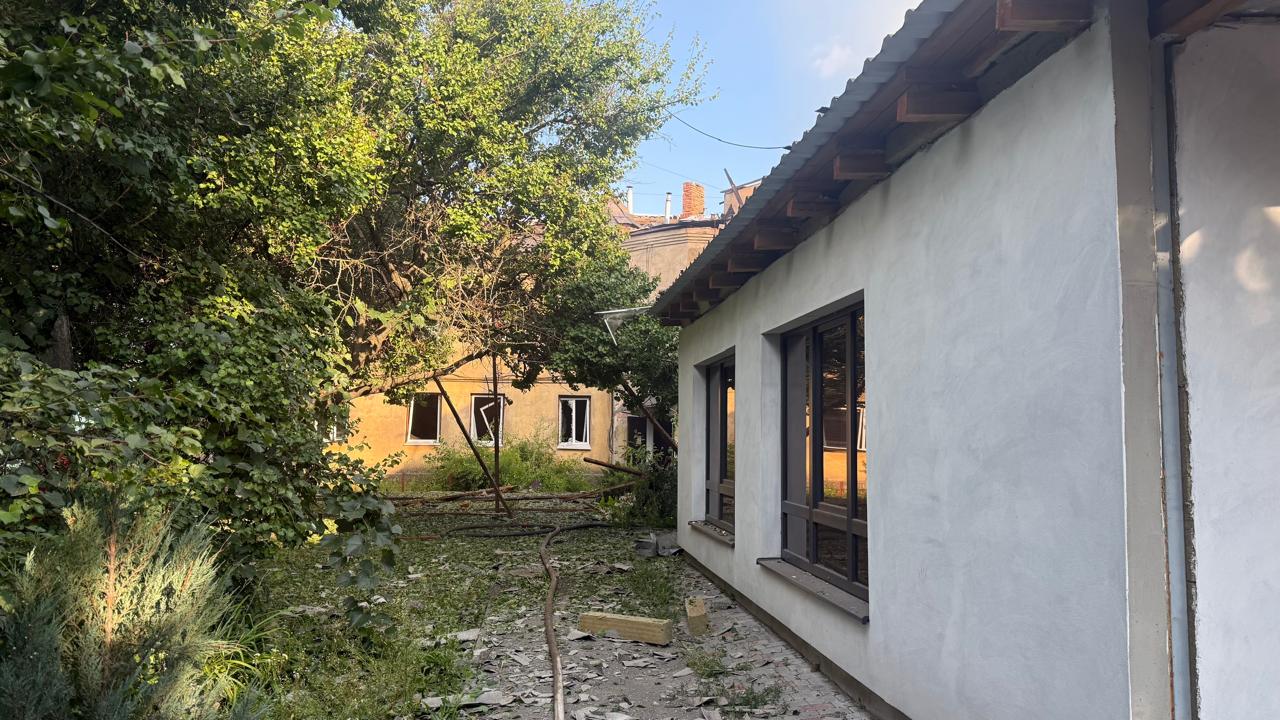 Армія РФ обстріляла центр Балаклії на Харківщині, постраждали двоє людей – МВА
