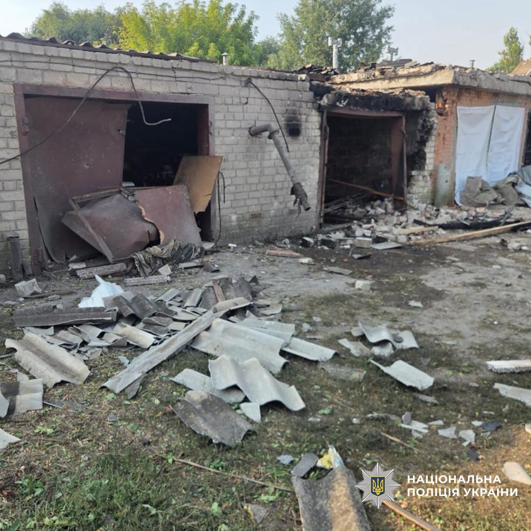 Поліція показала наслідки ворожих атак на Харківщину: кадри з місць влучань