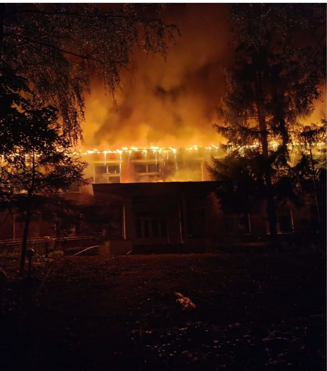 Загарбники спалили школу на Харківщині: кадри з місця
