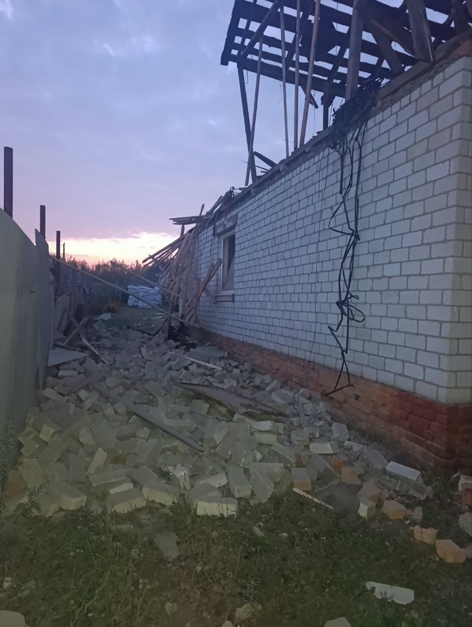 Ворог вночі потрощив будинки у Золочеві на Харківщині