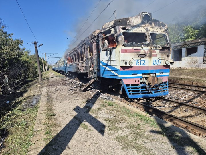 Російський удар по електропоїзду на Харківщині: стало відомо про загиблу людину