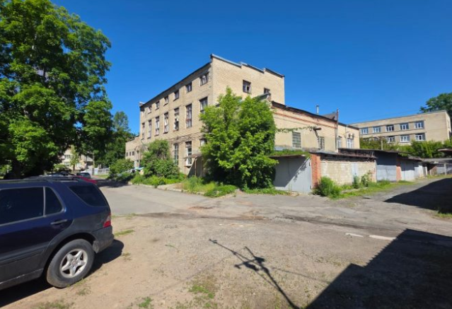 У Харкові продають "Промзернопроект": до комплексу входять будівлі та шість авто