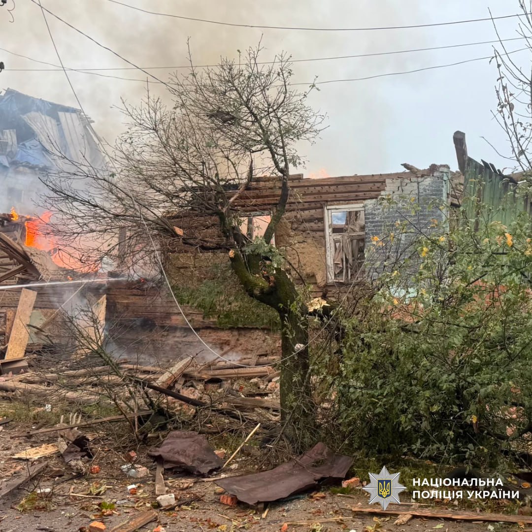 Поліція показала місця влучання бомб та БПЛА на Харківщині