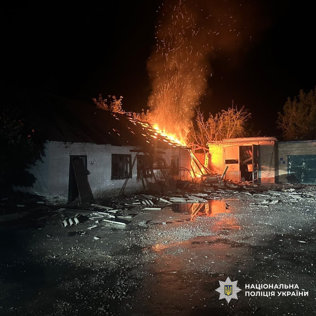 Поліція показала місця влучання бомб та БПЛА на Харківщині