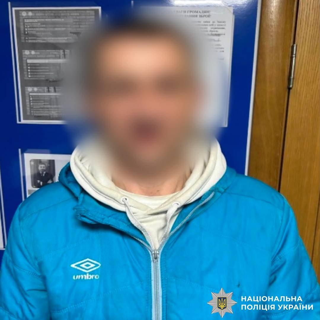 У Харкові чоловік кинувся з ножем на своїх квартирантів – поліція