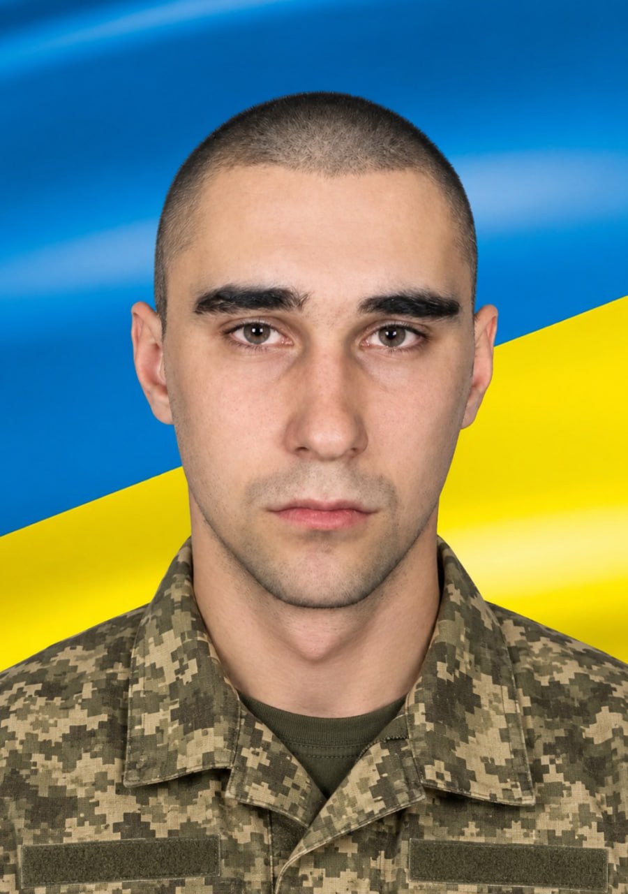 На Донбасі загинув воїн із Лозової