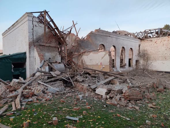 На Харківщині РФ знищила будівлю старостату, пошкодила клуб та школу