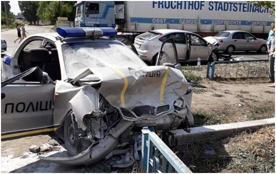 Аварія за участю поліцейської машини