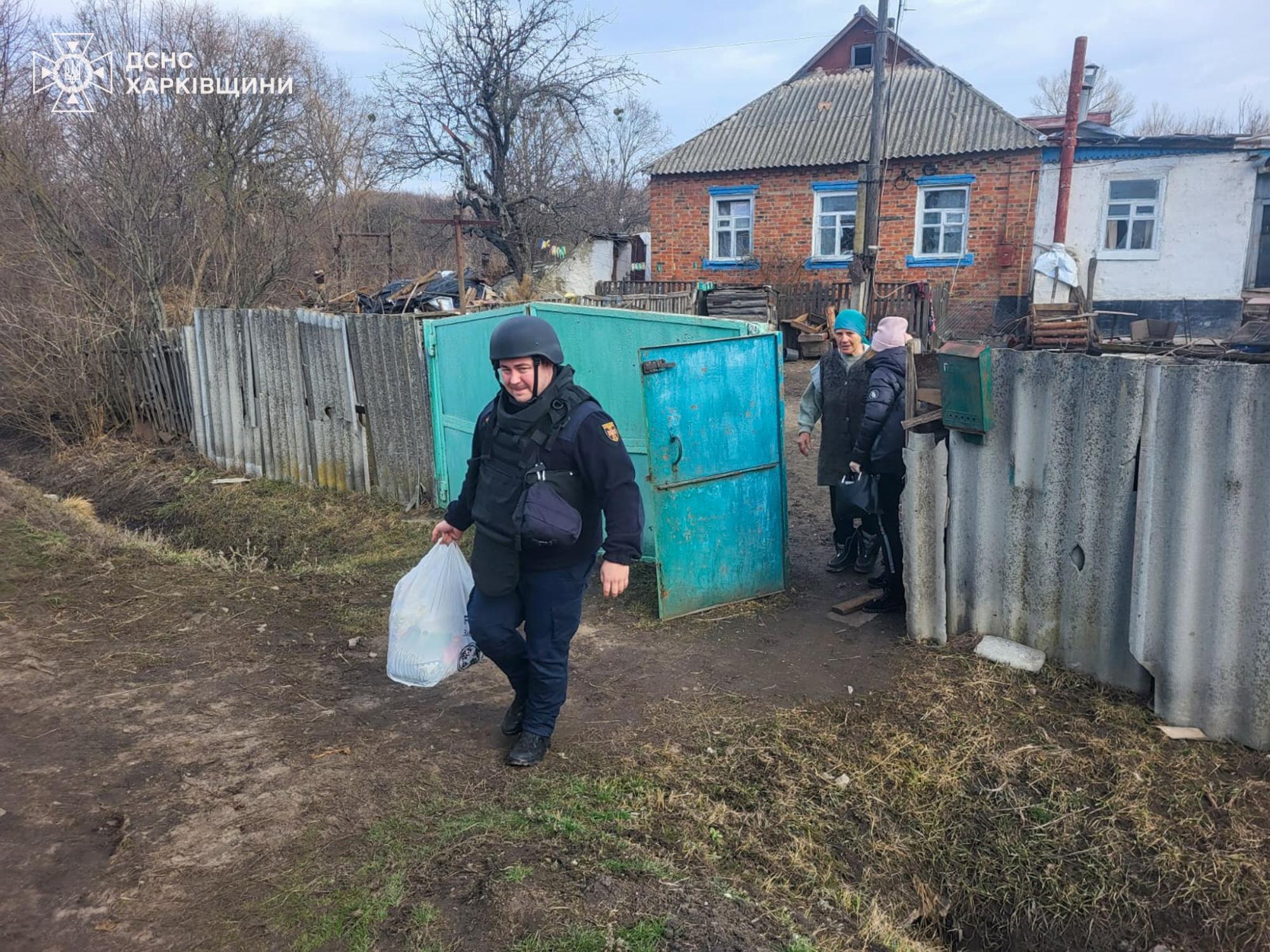 Рятувальна операція на Куп’янщині: Молоду жінку вивезли з-під обстрілів