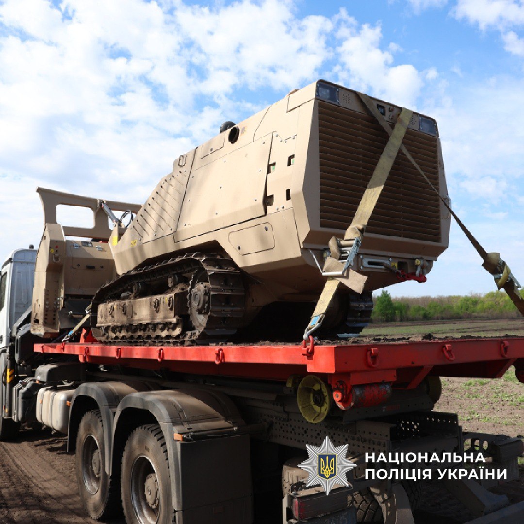 Німецькі партнери передали поліції Харківщини автомобіль для розмінування
