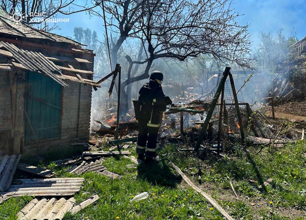Рятувальники ліквідували пожежі внаслідок обстрілів у Богодухівському районі
