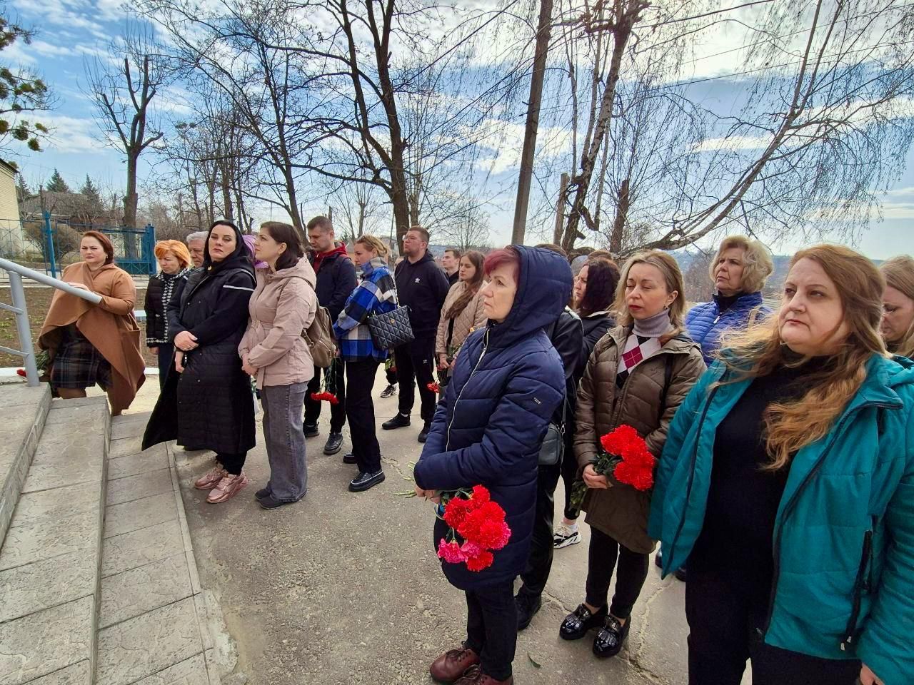 На стінах харківського ліцею відкрили меморіальну дошку 20-річному загиблому бійцю