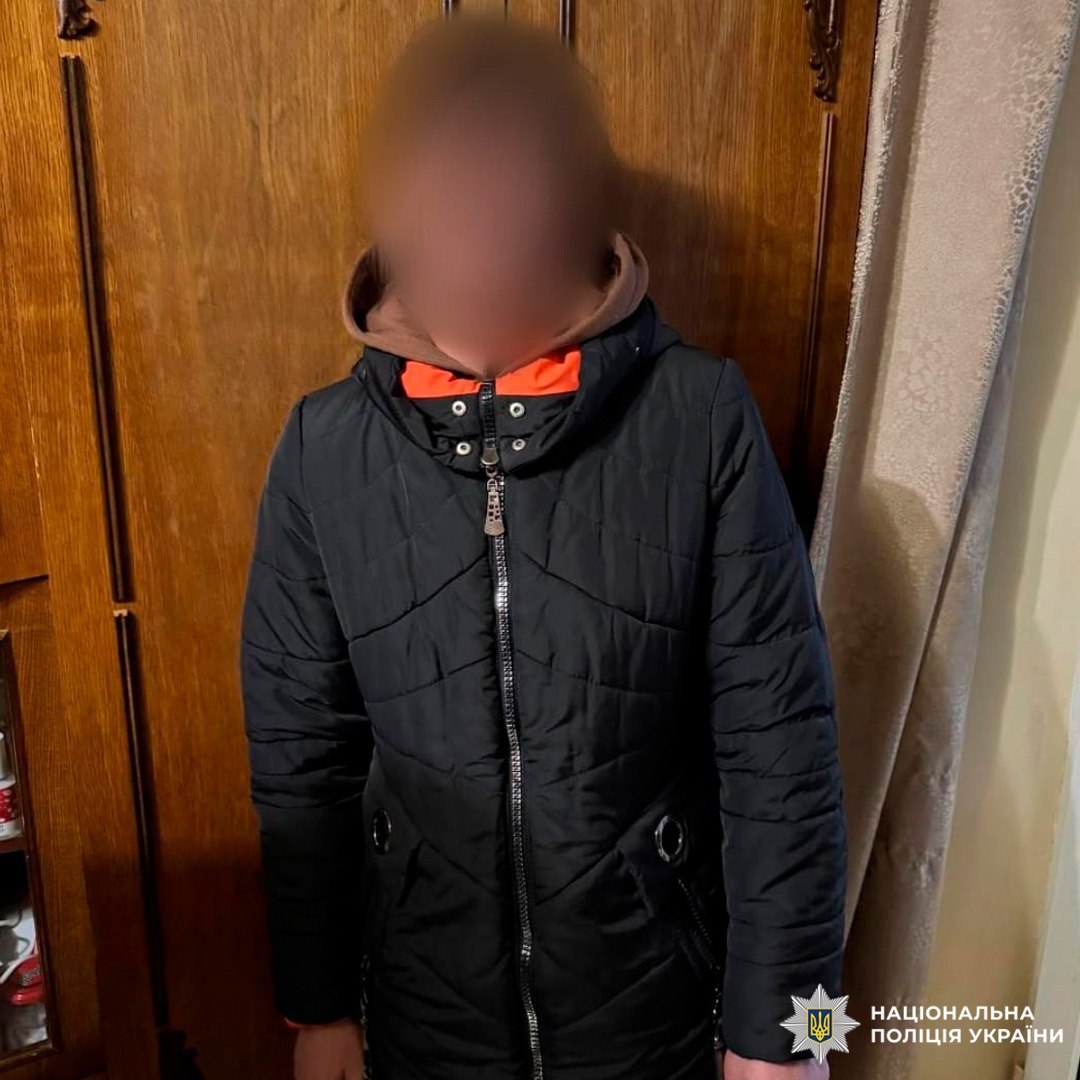 У Харкові мати з неповнолітньою донькою підпалювали авто військових