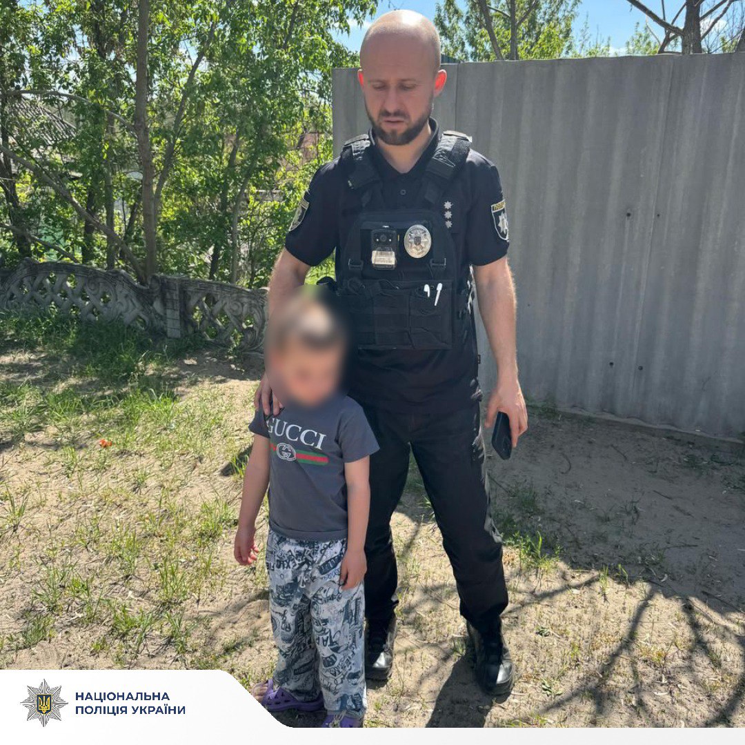 На Харківщині копи оперативно знайшли чотирирічну дитину, яка зникла з дому