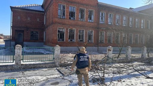 Окупанти знищили будівлю адміністрації у Дворічній: Кадри з місця